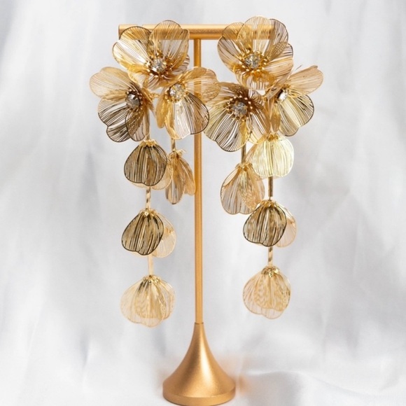 Zara Famous Kate Middleton Floral Statement Earrings - Picture 7 of 7